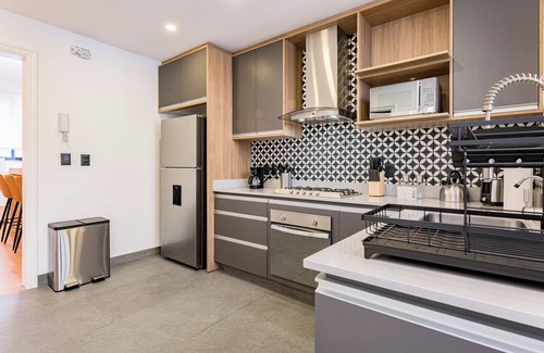 Colonia Roma Casa | Luxury 4 bedroom house with AC and Jacuzzi in Heart of Roma Norte, Mexico City