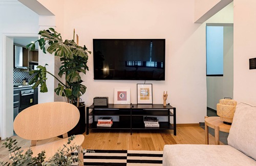 Colonia Roma Casa | Luxury 4 bedroom house with AC and Jacuzzi in Heart of Roma Norte, Mexico City