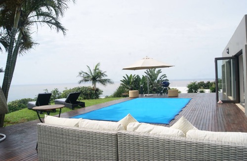 Blythedale Villa | Luxury 4-bedroom Sea-view villa in Blythedale Beach