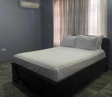 Kumasi Casa | Luxury 4-Bedrom Home in Kumasi 5 mins to Airport