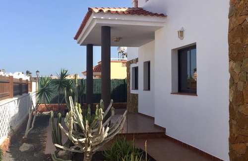 Caleta de Fuste Villa | Villa de lujo de 4 dormitorios con piscina, wifi y aire acondicionado