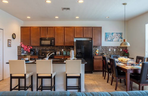 Bellavida Casa | Luxury 4 bedroom 3 bath pool Home 283