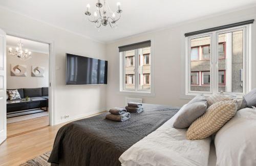 Majorstua Apartamento | Luxury 4-Bedroom Apartment in Oslo's Heart - Walk to Major Attractions