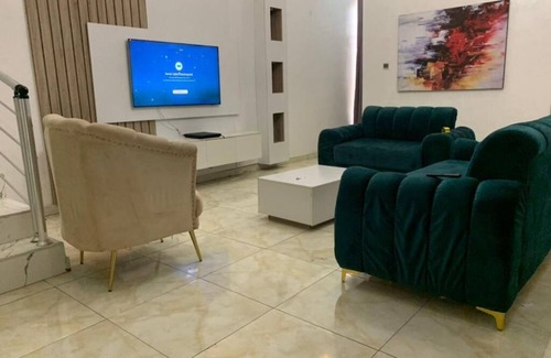 Ofin Casa | "Luxury 4-Bedroom Duplex in Lekki Lagos - Your Perfect Getaway