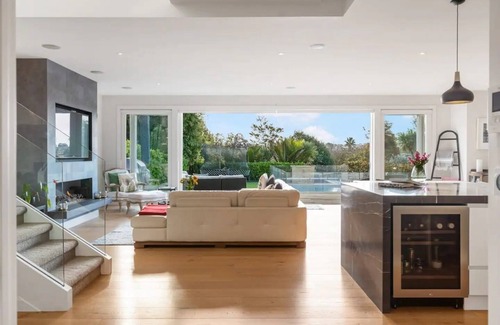 Grey Lynn Villa | Luxury 4 bedroom Grey Lynn Villa with Pool
