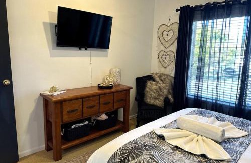 Bargara Casa | Luxury 4 Bedroom Home with Pool & Games Room Bar