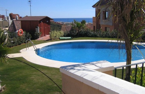 Manilva Casa | Casa de lujo de 4 dormitorios cerca del puerto de La Duquesa, playas y golf en la Costa del Sol