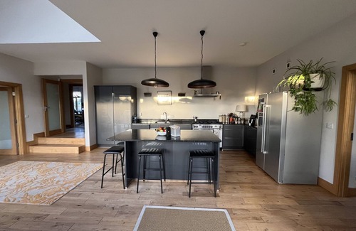 Castleconnell Casa | Luxury 4 Bedroom Family Home in Quaint Shannon Side Village
