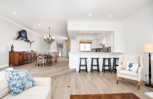 Balboa Peninsula Casa | Luxury 4 Bedroom Oceanfront Home with AC