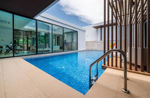 Na Chom Thian Villa | Luxury 4-Bedroom Pool Villa Beach Access, Na Jomtien Pattaya