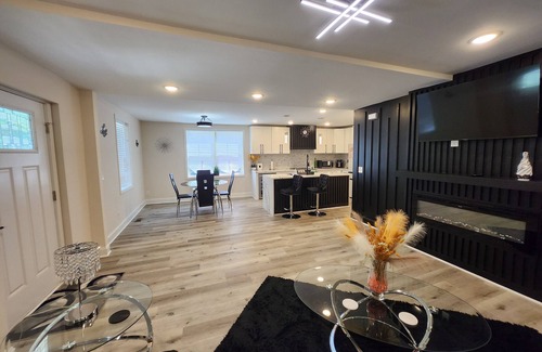 Stockbridge Casa | Luxury 4 Bedroom Stay in Stockbridge, GA!!!