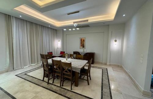 Nasr City Apartamento | Luxury 4 Bedroom Villa at Gardenia City Compound