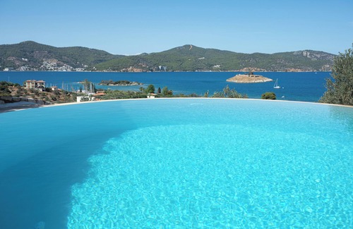 Galatas Villa | Nueva Villa de Lujo 4 Dormitorio Con piscina que ofrece fantásticas vistas al mar