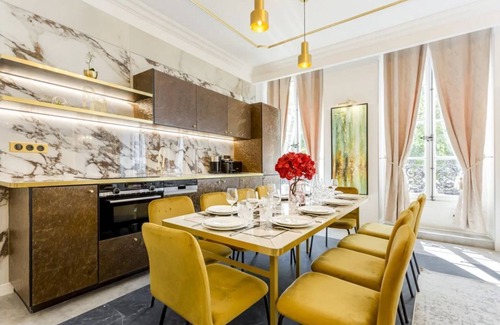 Bercy Apartamento | Luxury 4 br and 4 bath with a/c