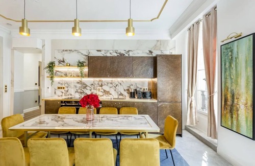 Bercy Apartamento | Luxury 4 br and 4 bath with a/c