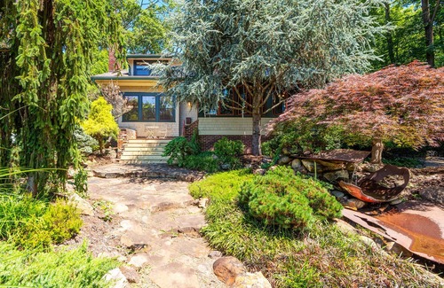 Five Points Casa | Luxury 4 or 5 room inn close downtown Asheville - your own private retreat