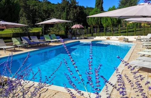 Les Eyzies Cabaña | Lujosa cabaña de piedra de 4 estrellas junto al río, impresionantes jardines de 4 acres, piscina, sala de juegos