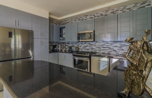 Cabarete Apartamento | Luxury 4BD Beachfront Condo with Amazing Sea Views, Pool, Central Location