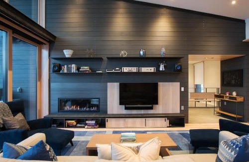 Truckee Casa | Luxury 4BD True Ski-In/Ski-Out Mid-Mountain Residence - Stellar Northstar