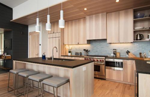Truckee Casa | Luxury 4BD True Ski-In/Ski-Out Mid-Mountain Residence - Stellar Northstar