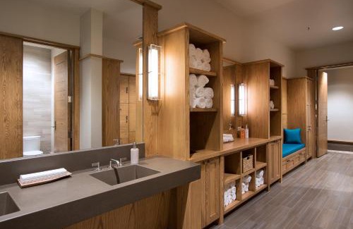 Truckee Casa | Luxury 4BD True Ski-In/Ski-Out Mid-Mountain Residence - Trailside Northstar