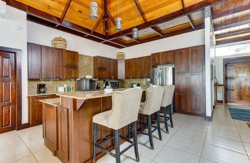 Placencia Villa | Luxury 4BR Beachfront Home-Pool & Spa-Like Bath