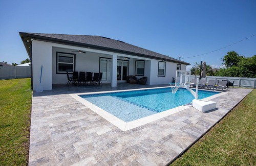 Burnt Store Casa | Luxury 4BR Entertainment house w/ Pool and Boat/RV parking