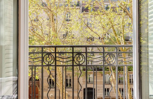 Champs-Elysees Casa | Luxury 4BR Hideaway in the Heart of Paris!