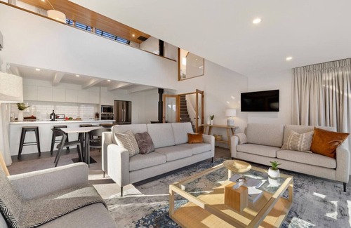 Sunshine Bay Apartamento | Ridge Retreat - luxury with spa!