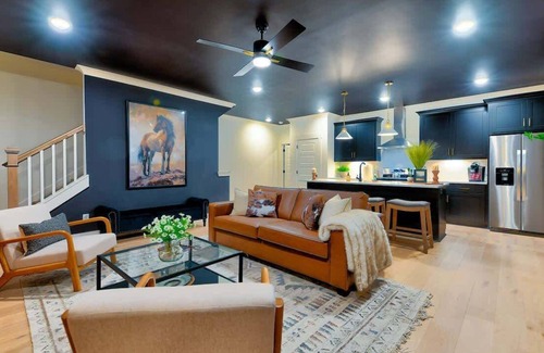 Talbot's Corner Casa | Luxury 4BR Home w/Game Room, 10 Beds & Nash Vibes