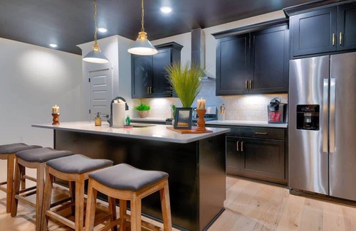 Talbot's Corner Casa | Luxury 4BR Home w/Game Room, 10 Beds & Nash Vibes