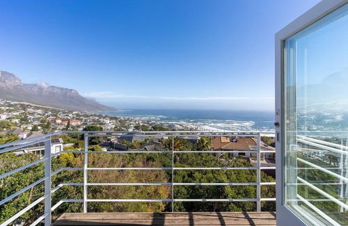 Camps Bay Villa | Luxury 4BR Seaview Villa w/Private Pool,Stunning Ocean &Mountain Views Camps Bay