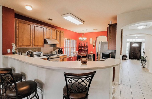 Spring Casa | Luxury 4BR Villa w/Gym, Golf Simulator & Office Near Exxon HQ & Old Town Spring