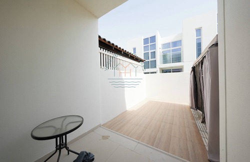 Dubai Apartamento | Luxury 4BR Villa With Private Garden