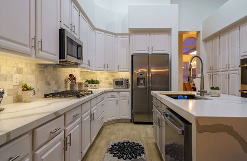Dave Brown Arabian Estates Casa | Luxury 4BR w/Heated Pool Near Mayo & Golf