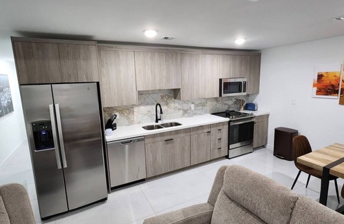 Homestead Casa | Luxury 4BR w/HotTub Home Near Miami, Key Largo & Homestead w/ beautifulTerrace