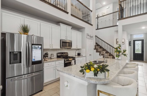 Katy Casa | Luxury 4BRS-3Baths Home, w/ King Bed & Private Gym