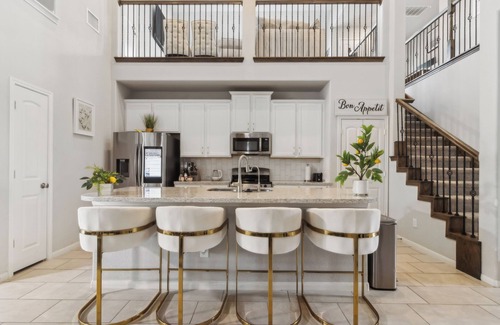 Katy Casa | Luxury 4BRS-3Baths Home, w/ King Bed & Private Gym
