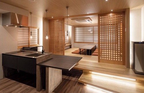 Sakyo Ward Hotel | Luxury 4Story Villa near Heian Shrine | Private Hinoki Hot Bath | Rooftop with Scenic Views / Kyoto Kyōto