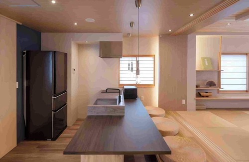 Sakyo Ward Hotel | Luxury 4Story Villa near Heian Shrine | Private Hinoki Hot Bath | Rooftop with Scenic Views / Kyoto Kyōto