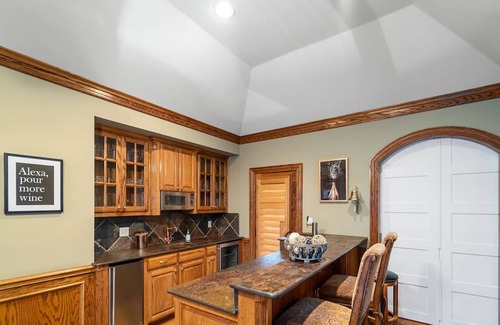 Sanger Villa | Luxury 5 Acre Private Estate on Lake Ray Roberts