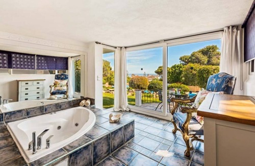 Estepona Villa | Luxury 5-Bedroom Villa Gardens Heated Pool, Jacuzzi & Sea Views – Estepona