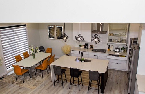 West Edmonton Casa | Luxury 5 bedroom family house Sleeps 13 + high chair and baby crib