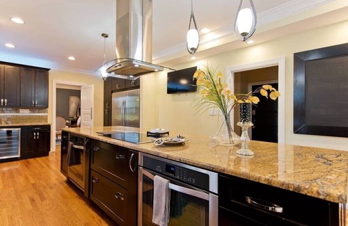 Detroit Casa | Luxury 5 Bedroom Golf Club Home w/ Fabulous 3rd Floor Man Cave
