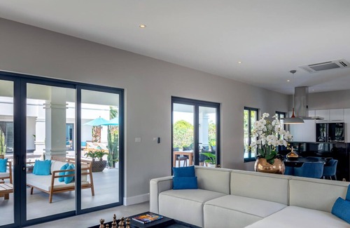 Nong Kae Condominio | Luxury 5 Bedroom Pool Villa B11B