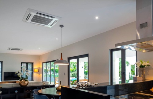Nong Kae Condominio | Luxury 5 Bedroom Pool Villa B11B