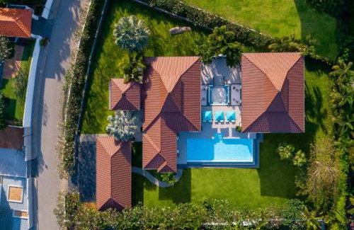 Nong Kae Villa | Luxury 5 Bedroom Pool Villa B11B