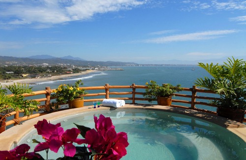 La Cruz de Huanacaxtle Villa | . Lujo 5 Dormitorios, Villa frente al mar con acceso a la playa.