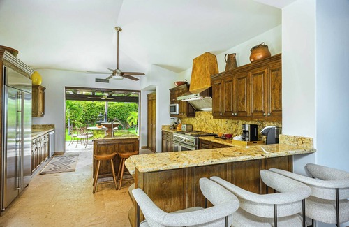 San Jose del Cabo Villa | Luxury 5 BR Ocean View Casa de las Risas w/ Pool, Wifi + In-Villa Gym!