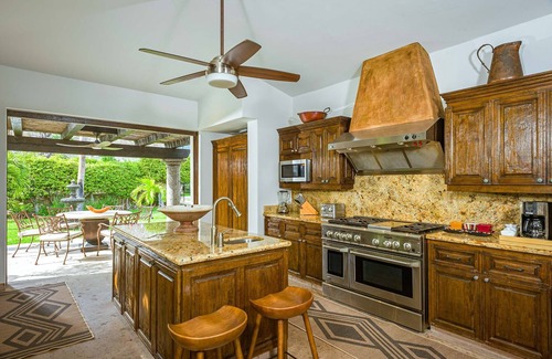 San Jose del Cabo Villa | Luxury 5 BR Ocean View Casa de las Risas w/ Pool, Wifi + In-Villa Gym!